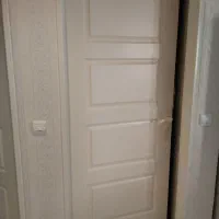 درب اتاق خواب وسرویس بهداشتی