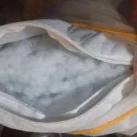 بالش و روبالشتی|رختخواب، بالش، پتو|بومهن, |دیوار