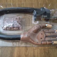 دست مصنوعی مفصل دار عالی برای تمرین ناخن