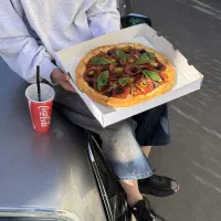 جذب نیروی پیتزا زن و آماده سازی کافه رستوران