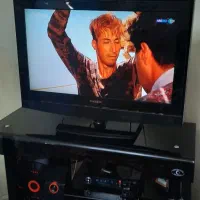 تلویزیون و میز