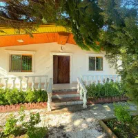 ویلا باغ همکف ۳۰۰ متری/شهرکی/دیوار بلند/سکونت دائم