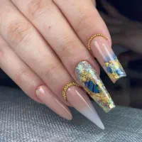 آموزش کاشت ناخن