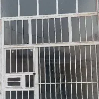 مغازه بر خیابان ورودی اول
