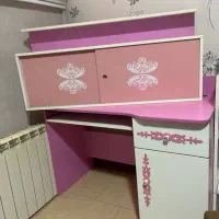 میز تحریر  و کتابخانه دیواری