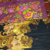 یک جفت چارقدپولینی.یک جفت کفش|لباس|گنبد کاووس, |دیوار