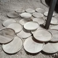 نیازمند نیرو در کارگاه ظروف چوبی