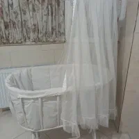 تخت و گهواره نوزاد