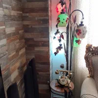 آباژور ایستاده