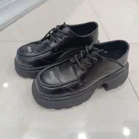 کفش سایز ۳۷