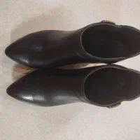 فروش کفش چرم نیم بوت زنانه صفر