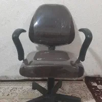 صندلی برای پیانو زدن