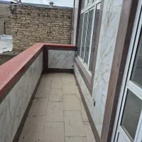 آپارتمان  چهار طبقه و هر طبقه تک واحده