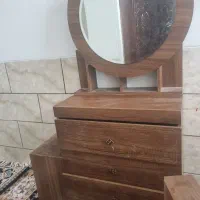 کمد آرایش و گل میز