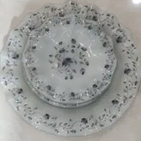 ظروف کریستالی و یک سرویس میوه خوری ارکوپال