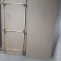 کف تخت خواب ستکا پایه ها چوبی در حد نو سالم