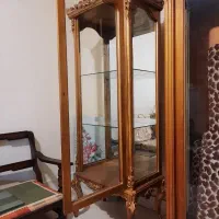 دو عدد ویترین چوبی کلاسیک بزرگ و کوچک|بوفه، ویترین، کنسول|اصفهان, کوی امام جعفر صادق|دیوار