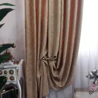 پرده کاملا سالم در حد نو به فروش میرسد