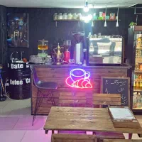 همکار خانم  جهت کافه