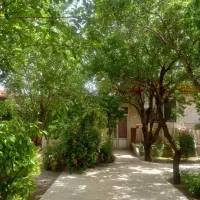 ویلا باغ ۴۰۰متری فول امکانات