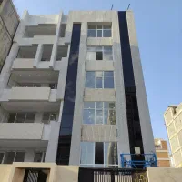 نمای شیشه ای ساختمان