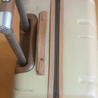 چمدان نشکن خارجی  در حد نو