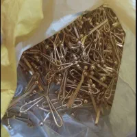 گیره روسری طلایی بصورت عمده بفروش می‌رسد