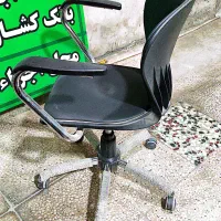 صندلی دسته دار و چرخ دار|صندلی و نیمکت|دهدشت, |دیوار