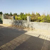 صحرا سفید آب زمین چهار دیواری بر جاده اصلی|فروش زمین و ملک کلنگی|برخوار, |دیوار