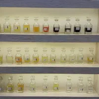 عطر و ادکلن