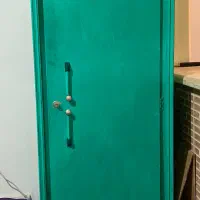 کمد چوبی سبز