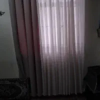 پرده برای دو پنجره با شال و چوب پرده ها فوری فروش