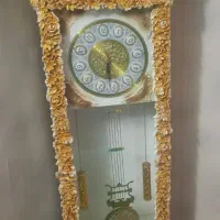 ساعت چوبی تمیز
