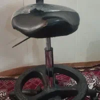 صندلی چرخ دار با تنظیم ارتفاع فقط فقط یک و هفتصد