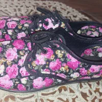 کفش|کیف، کفش، کمربند|قم, شهدا|دیوار