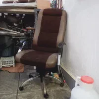 صندلی گردان مغازه راجمع کردم میفروشم