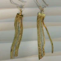 گوشواره  ۲۰۰بالای تابلو