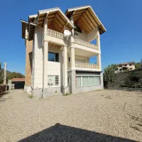 یک-ویلای-بزرگ-با-آسانسور-در-کلاردشت