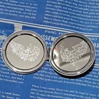 ایینه جیبی کاستوم شده