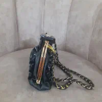 کیف نو|کیف، کفش، کمربند|قم, قلعه عموحسین|دیوار