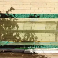 فروش یک آکواریوم به همراه واگذاری پنج عدد ماهی