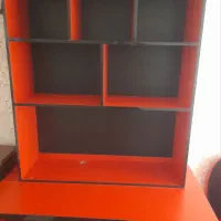 میز تحریر و کامپیوتر