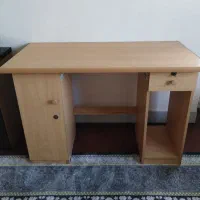 میز کامپیوتر تمیز