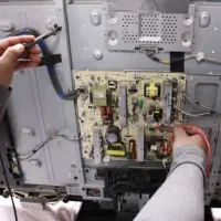 تعمیر تلویزیون LED و LCD عیب‌یابی با قیمت مناسب|خدمات پیشه و مهارت|تهران, طرشت|دیوار