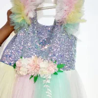 پیراهن دخترانه|لباس|هشتگرد, هشتگرد قدیم|دیوار