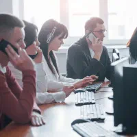 نیازمند فروشنده تلفنی(کال سنتر)