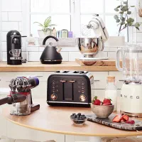 تعدادی وسایل خانه برای مهاجرت