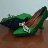 کفش پاشنه دار