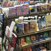 فروشنده متعهد جهت همکاری در کتابفروشی نیازمندیم|استخدام بازاریابی و فروش|تهران, نارمک|دیوار