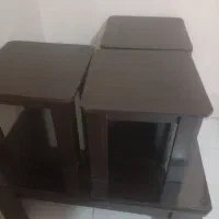 میز و۳عدد گلمیز